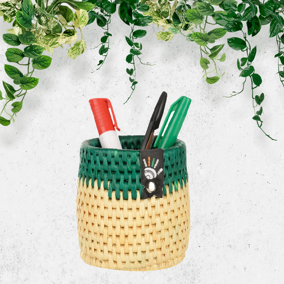 Happy Cultures 'Green' Moonj Pen Stand